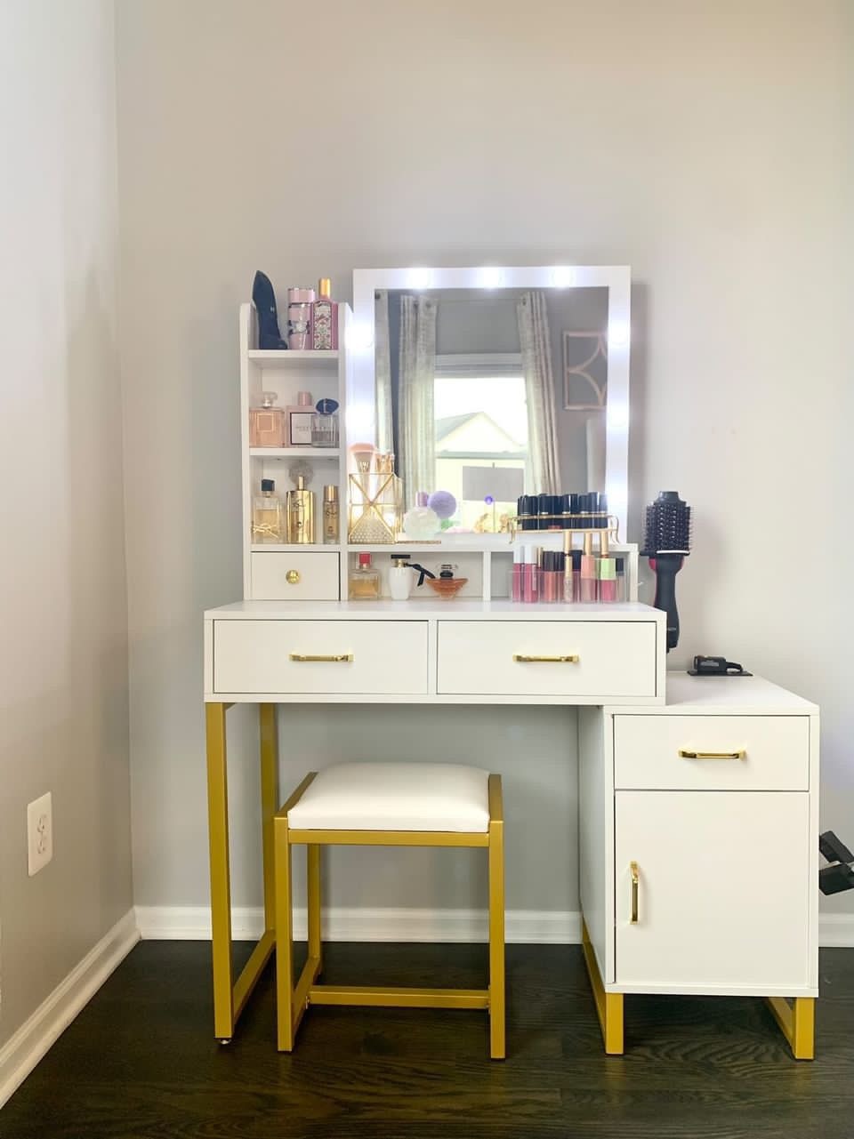 White Makeup Vanity Sets with Smart Lighted Mirrors, Drawers, Storages & Chair